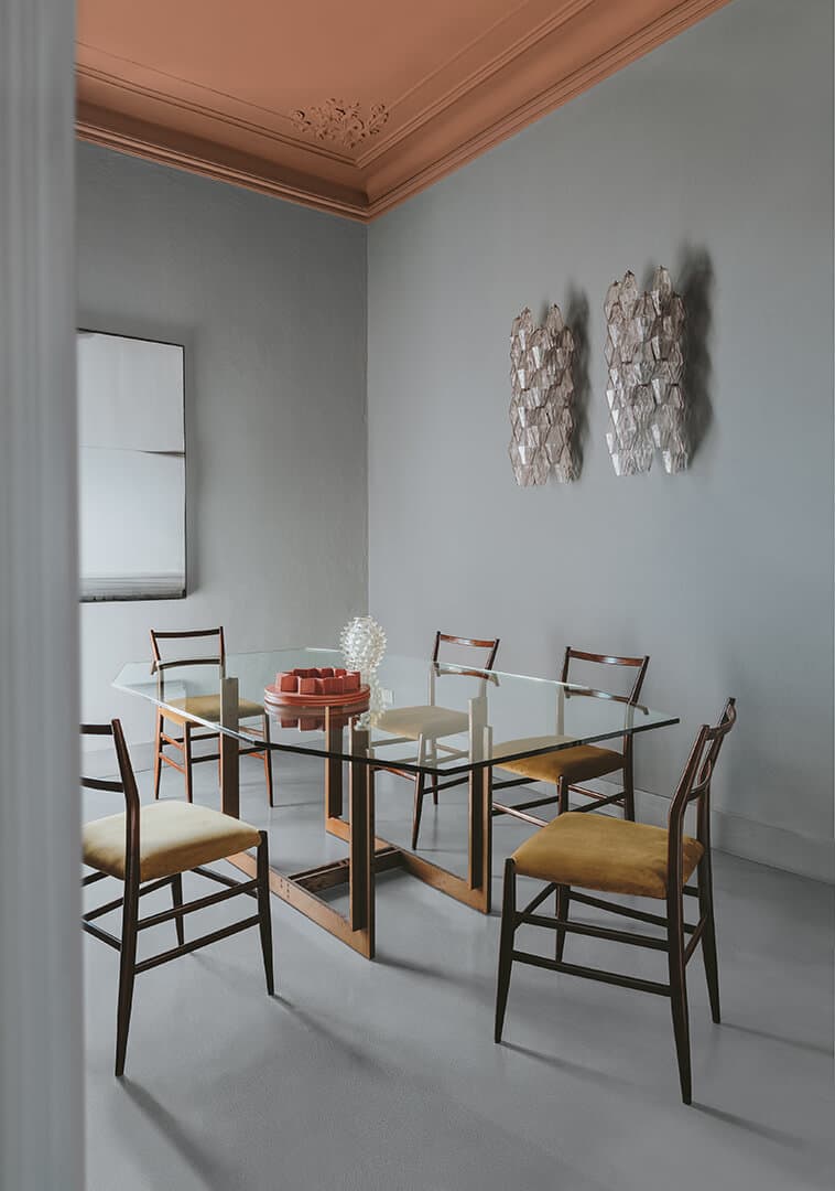 Pareti: Absolute KK 19, Pavimento: Cementoresina KK 19, Soffitto: Absolute KK 103