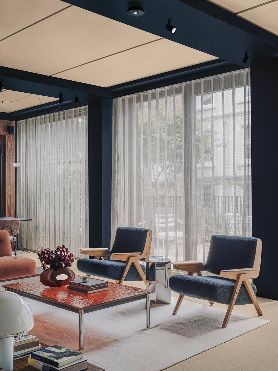 Travi, pilastri e infissi: Microresina KK 42, Pavimento: Legno+Color KK 109, Soffitto: Decor KK 107