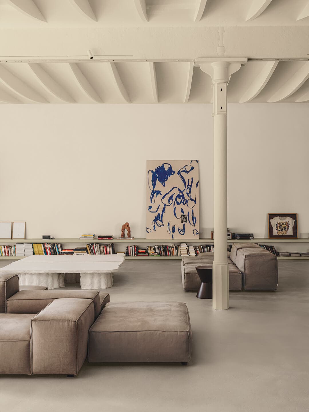 Parete: Decor KK 76, Mobile libreria: Microresina KK 78