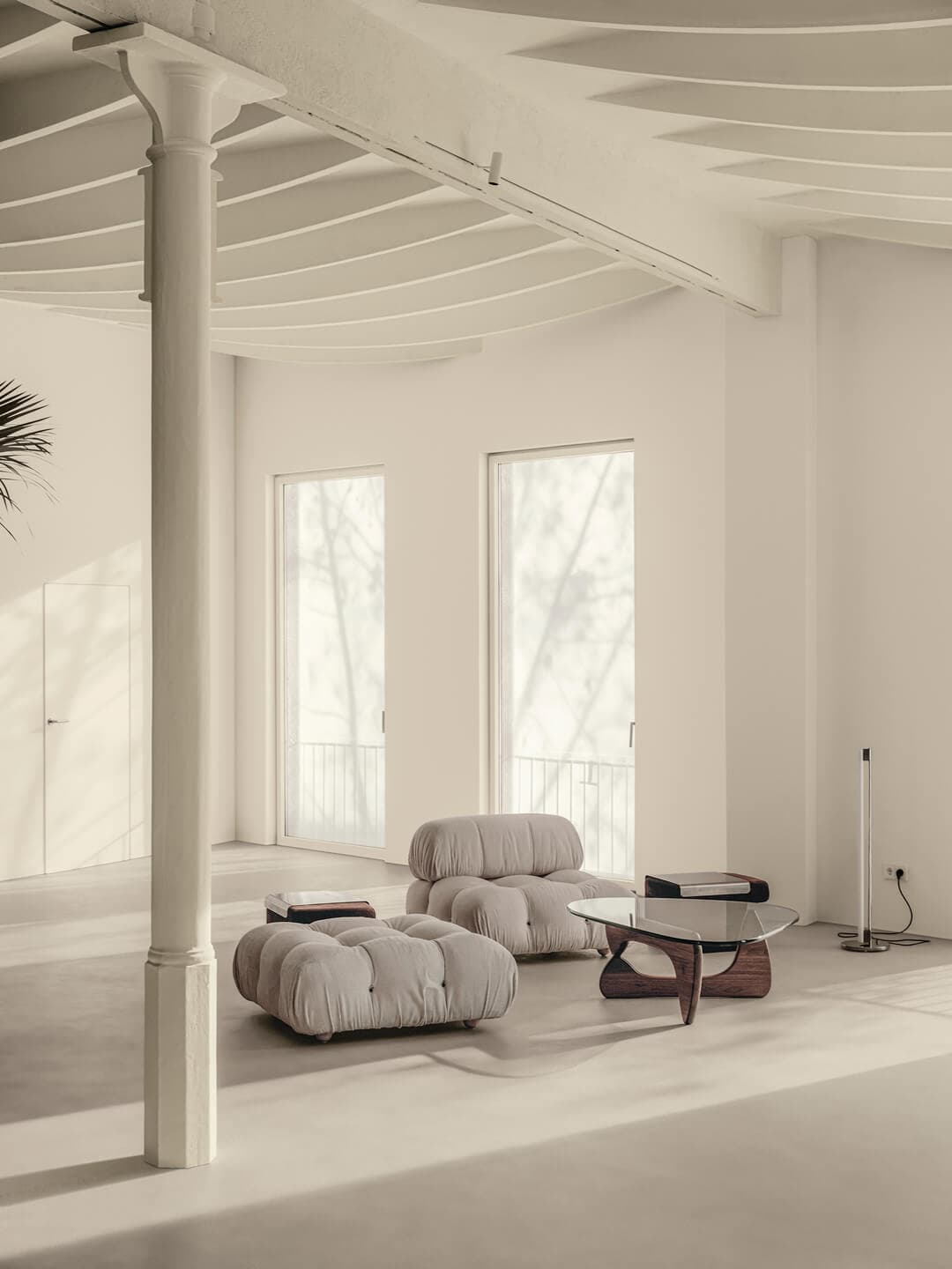 Travi e pilastri: Microresina KK 77, Pareti: Decor KK 76